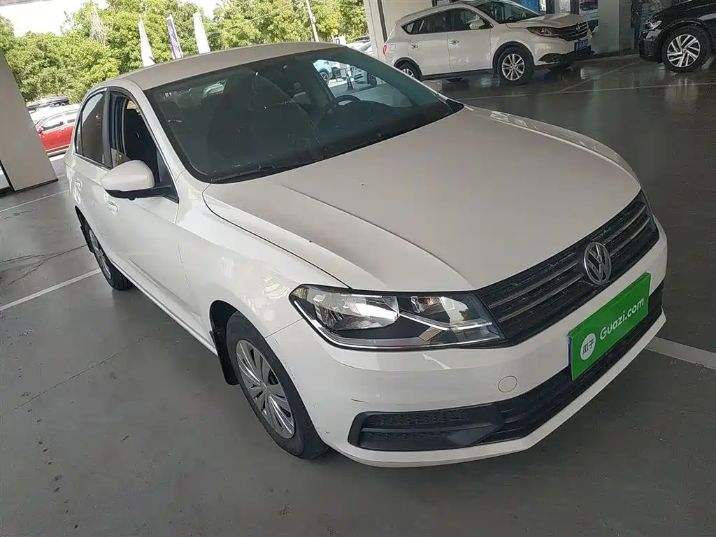 VOLKSWAGEN SANTANA