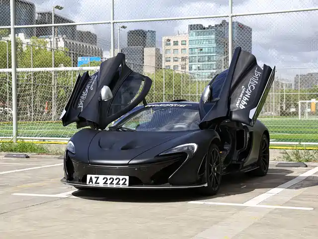 MCLAREN  P1 2016
