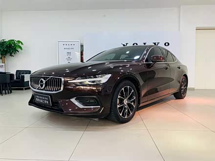 沃尔沃S60 2020款 T4 智逸豪华版