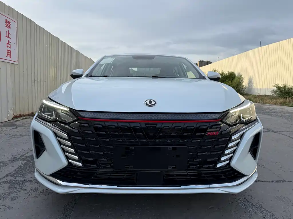 DONGFENG YI HYUN MAX