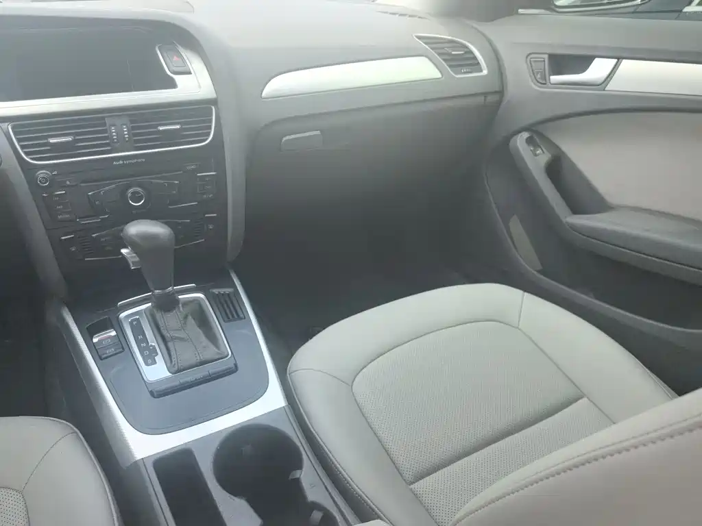 Audi A4L 2009 2.0 TFSI