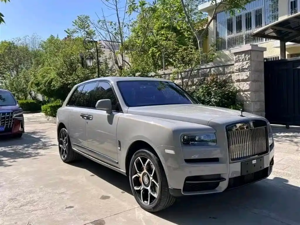 Rolls-Royce Cullinan 2018 мест