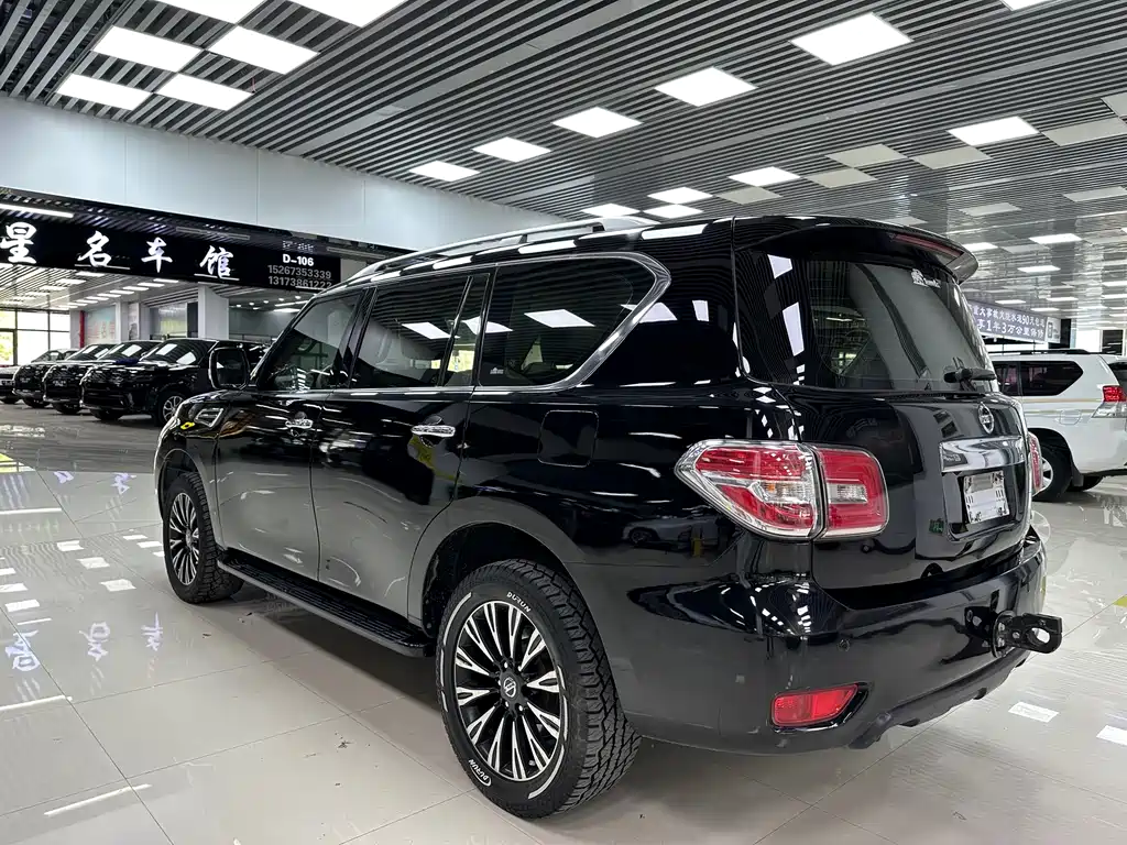 NISSAN TOURE