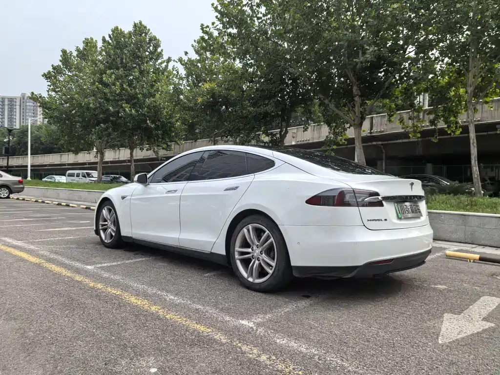 Tesla Model S 2015 Model S 70D