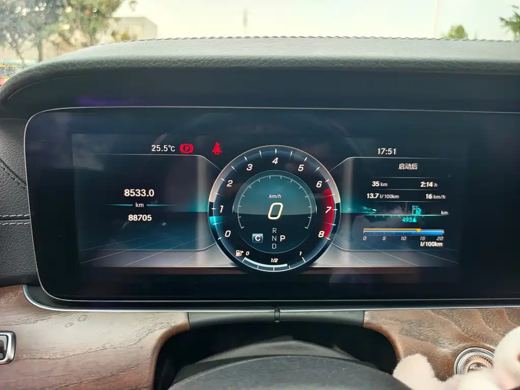 MERCEDES-BENZ E CLASS