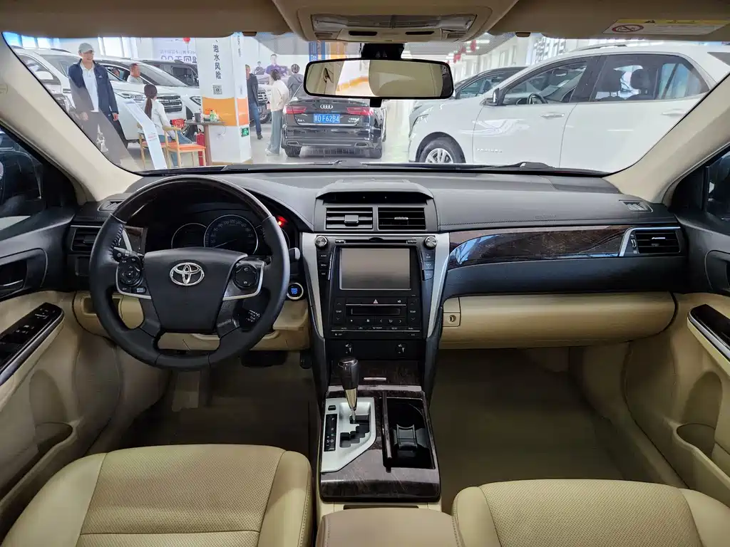 TOYOTA CAMRY