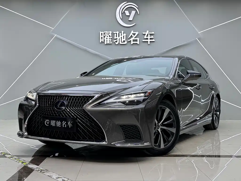 Лексус LS 2021 года 500h Версия Превосходство 28000 km 2022