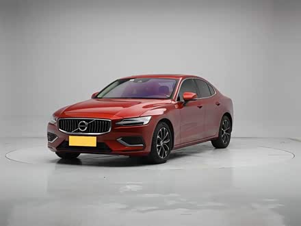 沃尔沃S60 2022款 B4 智逸豪华版