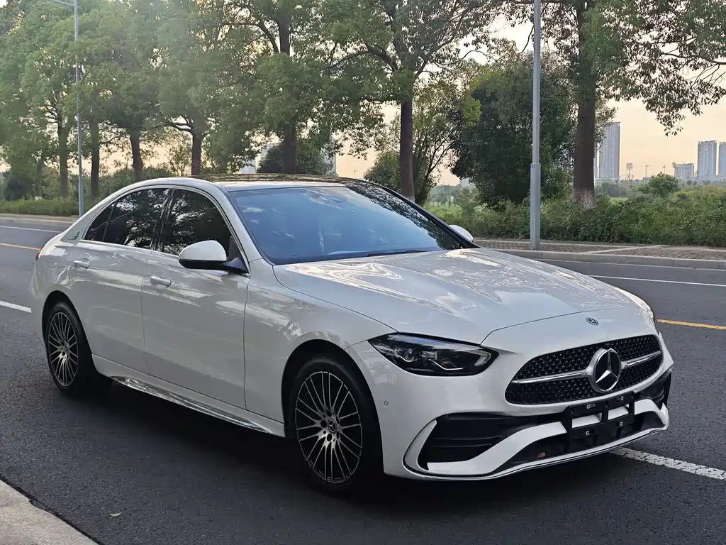 Mercedes-Benz C-Class 2024