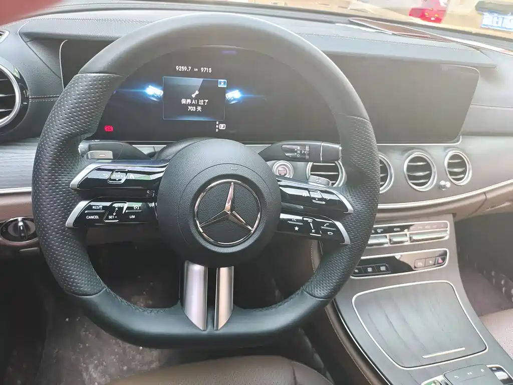 MERCEDES-BENZ E CLASS