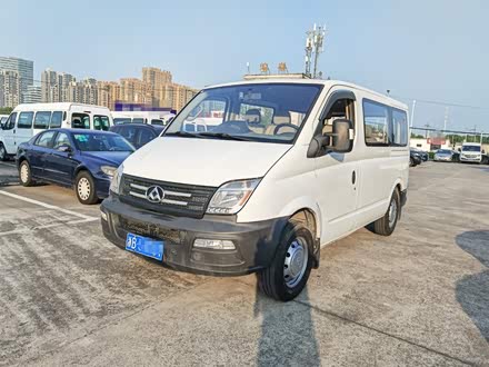 上汽大通MAXUS V80 2015款 2.5T 手动傲运通版短轴低顶