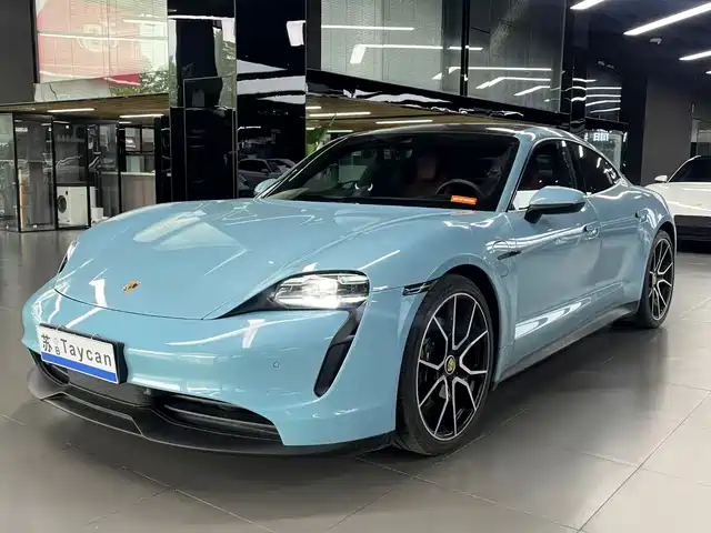 PORSCHE TAYCAN 2024