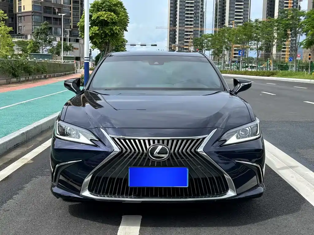 LEXUS  ES