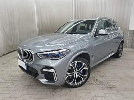 宝马X5 2022款 改款 xDrive 40Li 尊享型M运动套装
