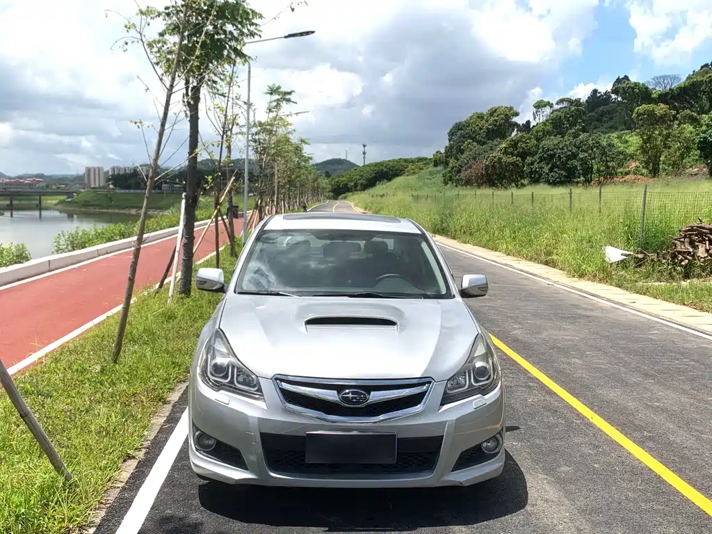 Subaru Legacy 2010 2.5GT Luxury