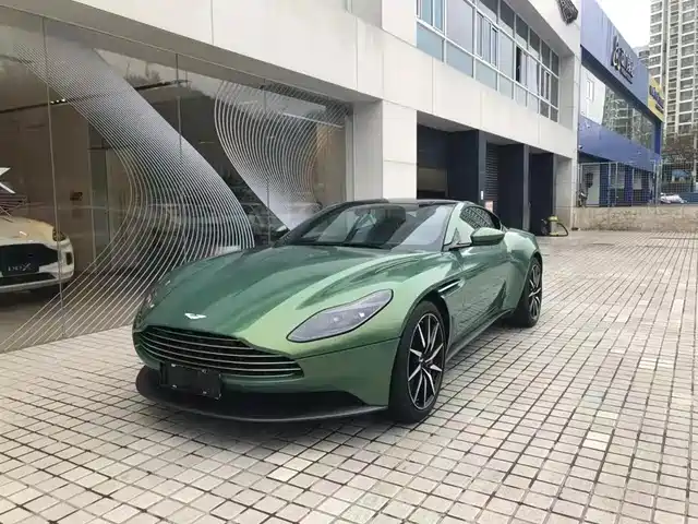 ASTON MARTIN  DB11 2019