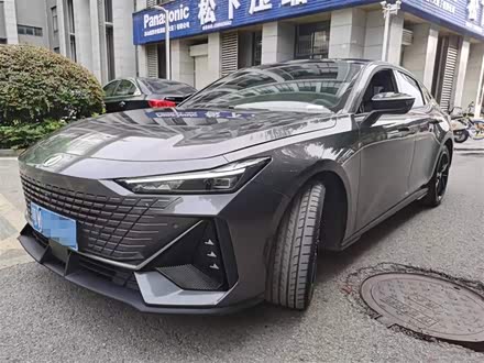 长安UNI-V 2022款 1.5T 卓越型