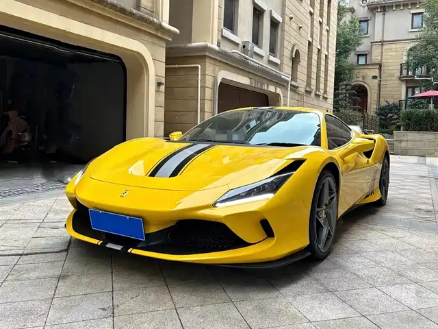 FERRARI  F8 2020