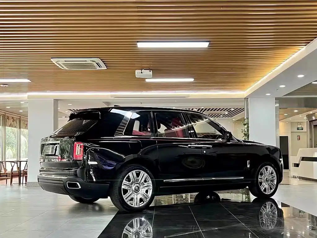 ROLLS-ROYCE CULLINAN