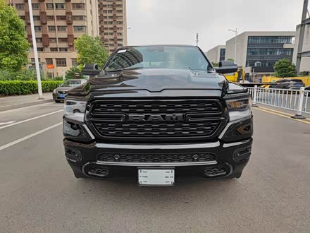 RAM Trucks 2023款 5.7L 加规版
