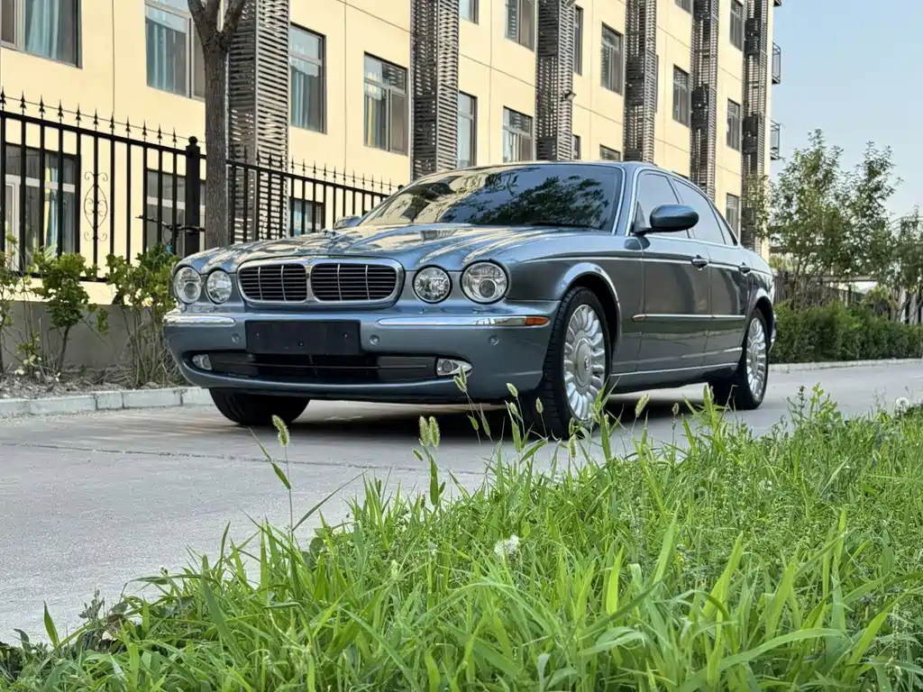 Jaguar XJ 2004