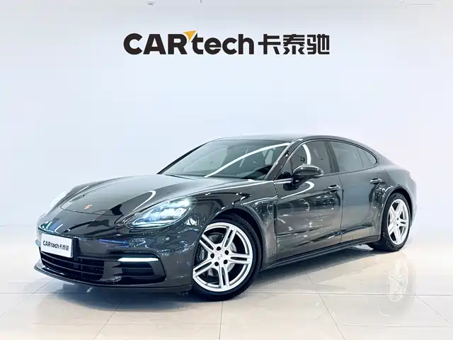PORSCHE PANAMERA 2018