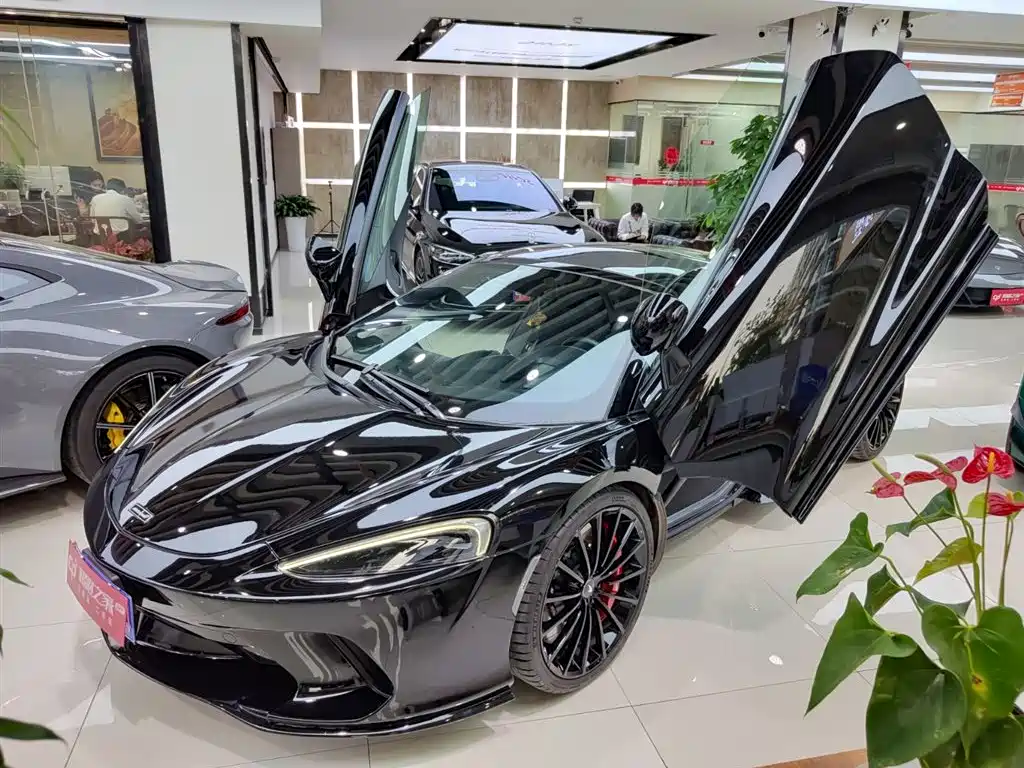 MCLAREN  GT