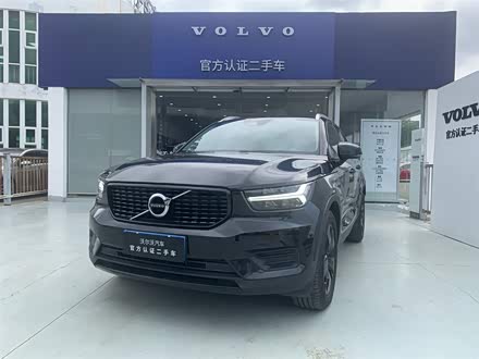 沃尔沃XC40(进口) 2019款 T4 四驱正午熔岩红