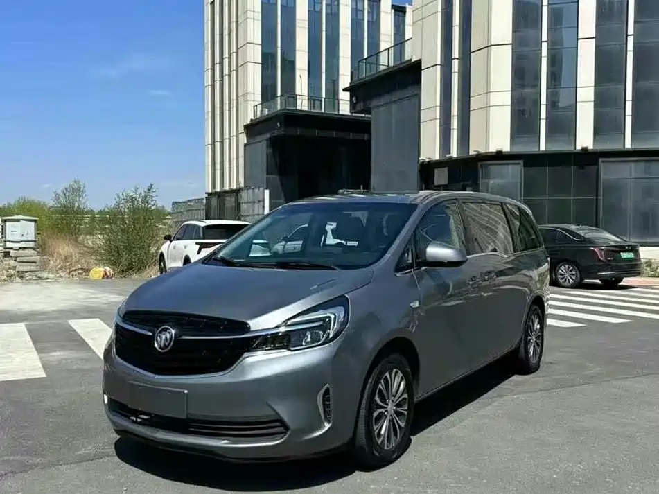 Buick GL8 2022 陆上公务舱 652T Комфортная версия 40000 km 2022