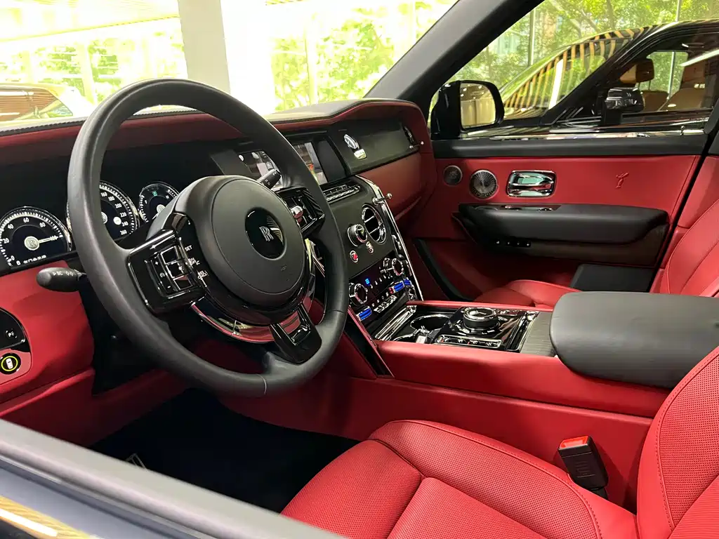 ROLLS-ROYCE CULLINAN