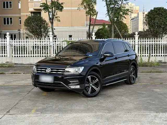 VOLKSWAGEN TIGUAN L 2020
