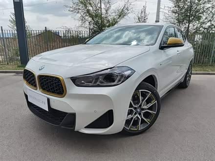 宝马X2 2023款 xDrive 25i 曜熠版