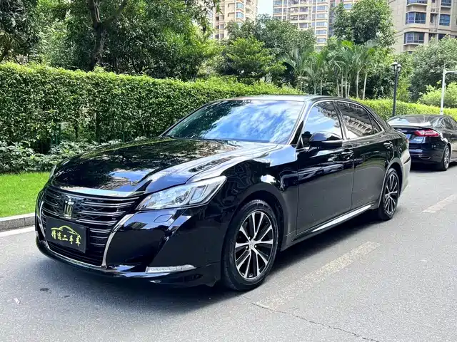 TOYOTA CROWN 2018