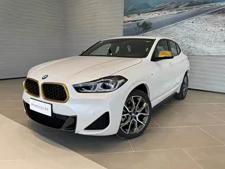 宝马X2 2023款 xDrive 25i 曜熠版