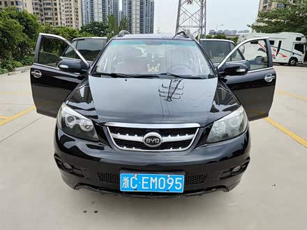 比亚迪S6 2012款 2.0L 手动豪华型