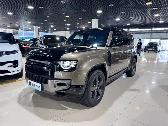 LAND ROVER DEFENDER 2024