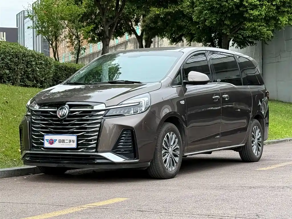 Buick GL8 2023 陆上公务舱 652T豪华型

Буик GL8 2023 года выпуска, версия "Лушань Гунвучжоу" 652T豪华型 14000 km 2023