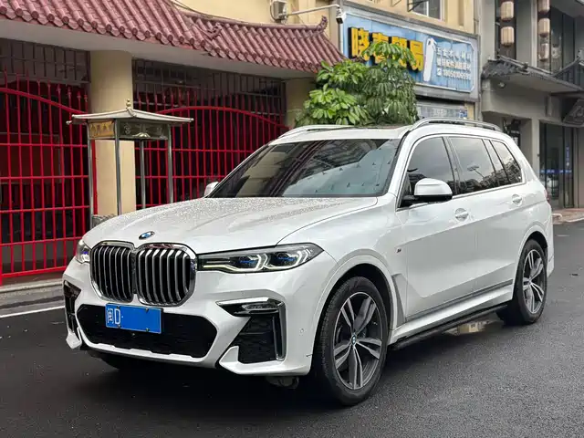 BMW  X7 2021