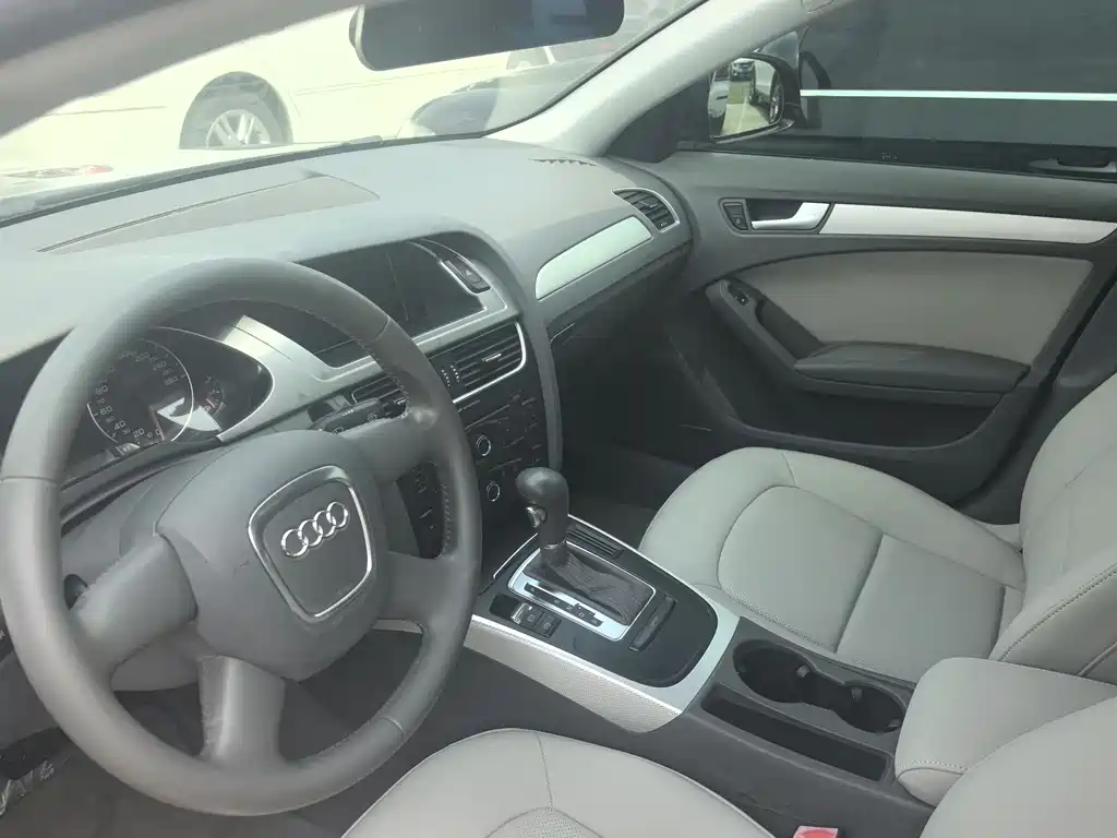Audi A4L 2009 2.0 TFSI