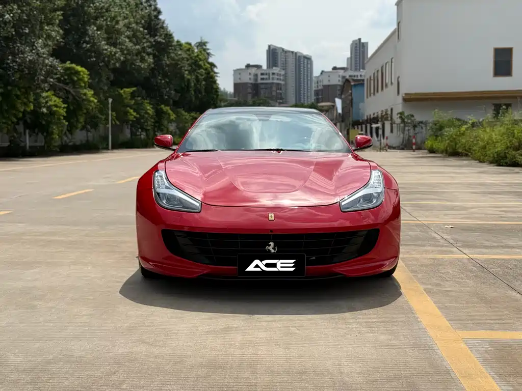 FERRARI GTC4LUSSO
