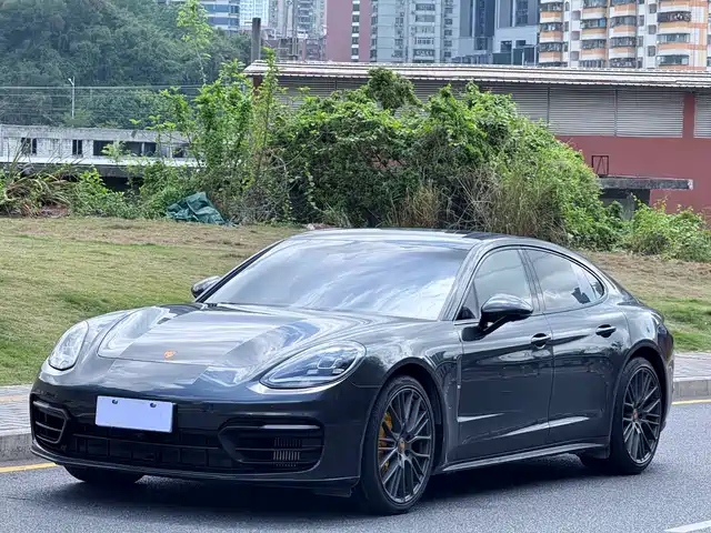 PORSCHE PANAMERA 2023