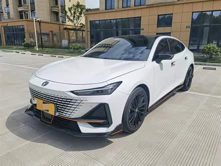 长安UNI-V 2022款 1.5T 运动版