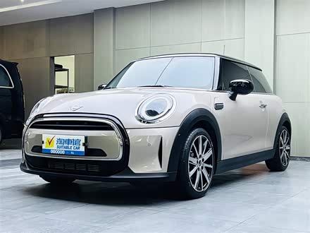 MINI 2022款 1.5T COOPER 艺术家