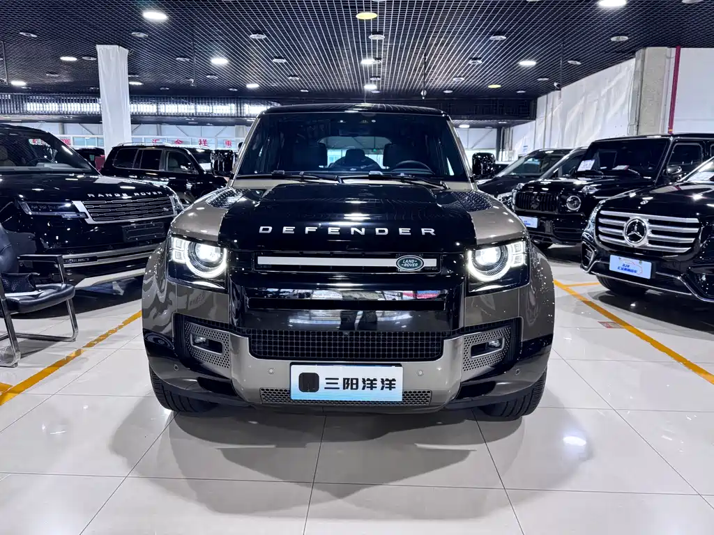 LAND ROVER DEFENDER