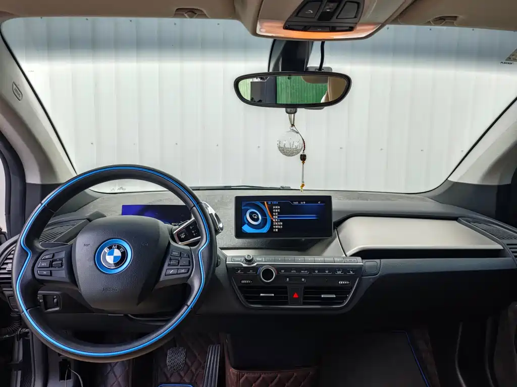 BMW I3