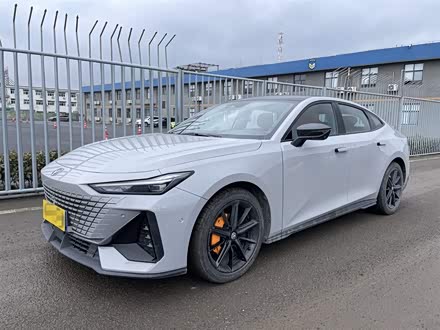 长安UNI-V 2022款 1.5T 尊贵型