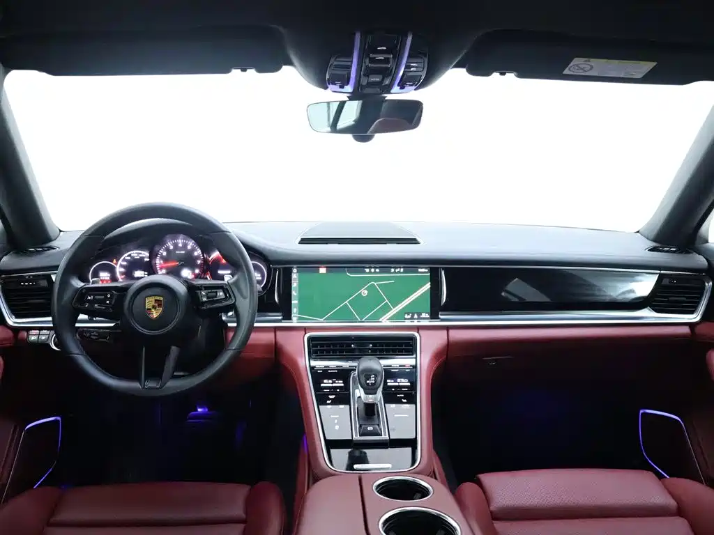 PORSCHE PANAMERA