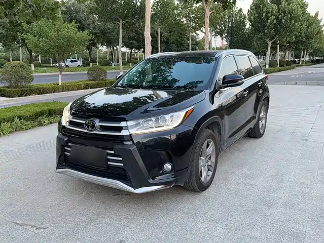 TOYOTA HIGHLANDER