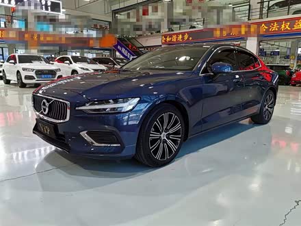 沃尔沃S60 2021款 T4 智远豪华版