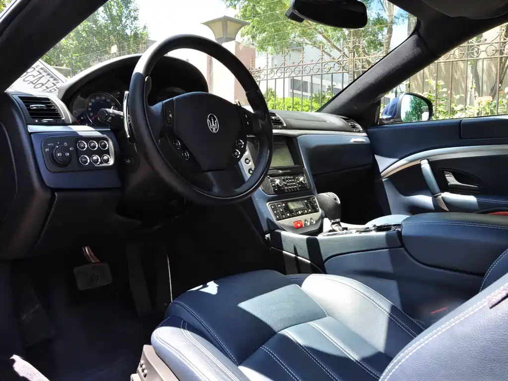 MASERATI GRANTURISMO